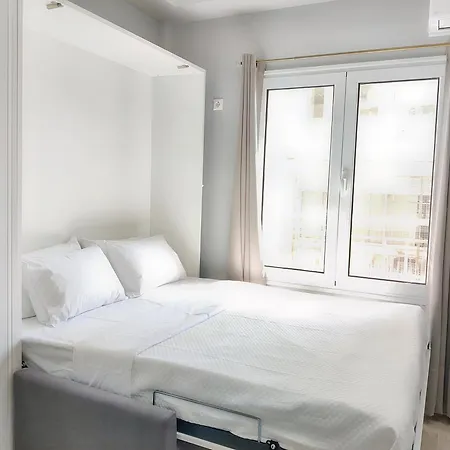 Pretty Petitie Fully Equipped Center Appartement Thessalonique