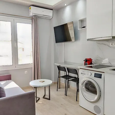 Pretty Petitie Fully Equipped Center Θεσσαλονίκη