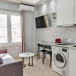 Pretty Petitie Fully Equipped Center Thessaloníki