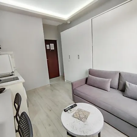 Pretty Petitie Fully Equipped Center * Selanik